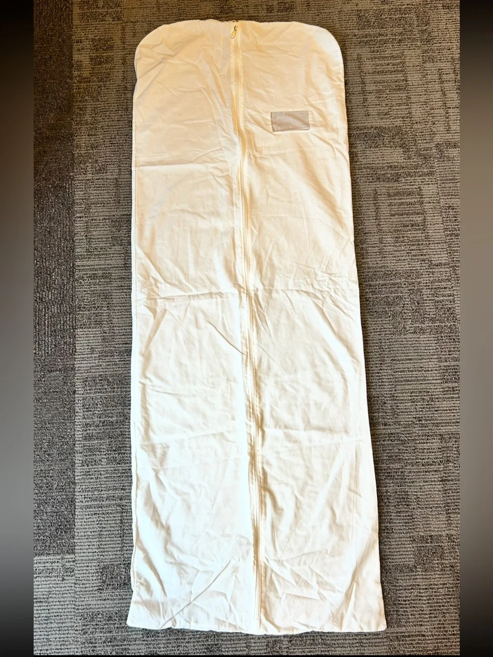 Unbranded Garment Bag •